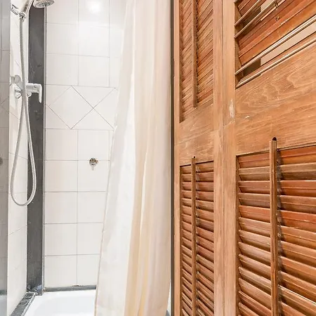 Apartament For 6 In Luxembourg Garden Herschel