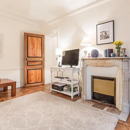 Apartament For 6 In Luxembourg Garden Herschel